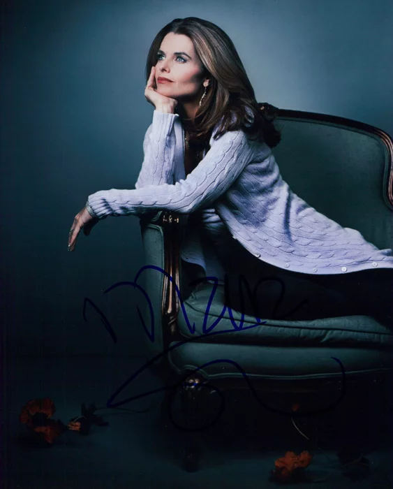 Maria Shriver autograph