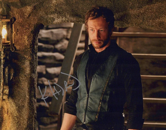 Kris Holden-Ried autograph