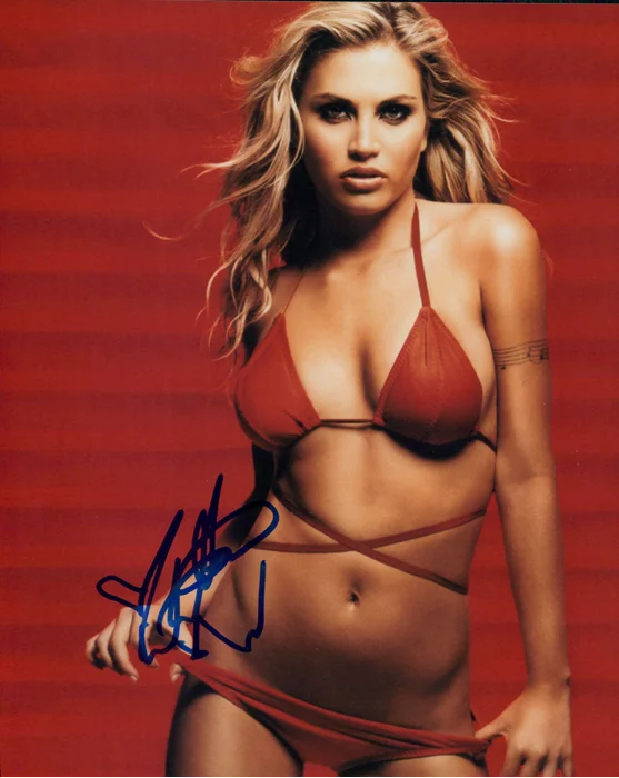 Willa Ford autograph