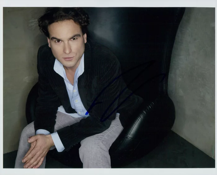 Johnny Galecki autograph