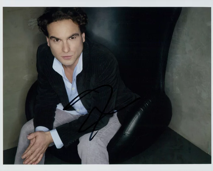 Johnny Galecki autograph