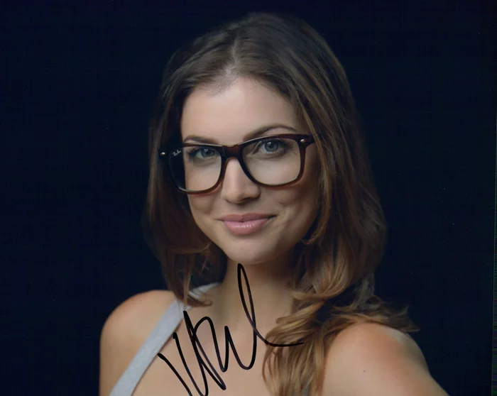 Katlyn Carlson autograph