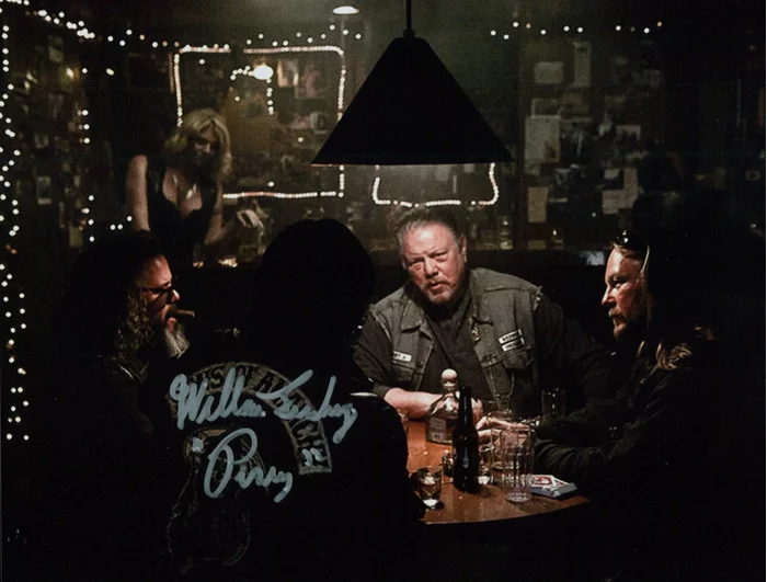 William Lucking autograph