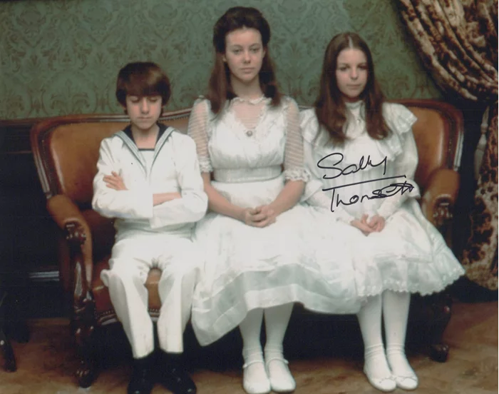 Sally Thomsett autograph