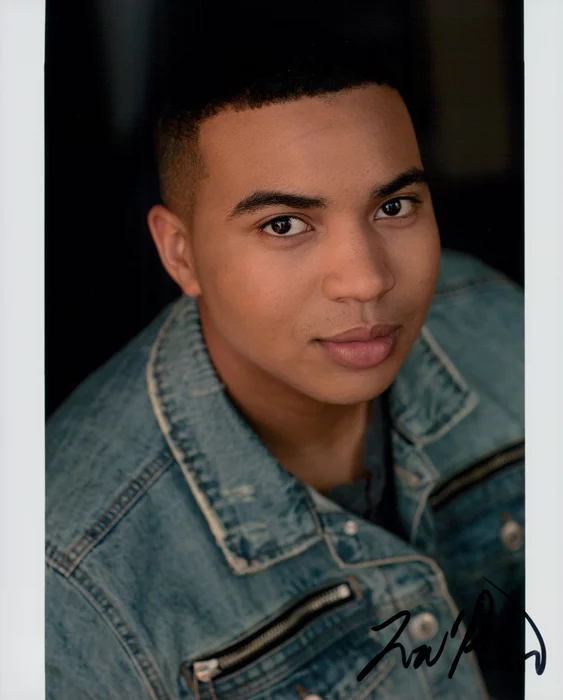 Laron Hines autograph