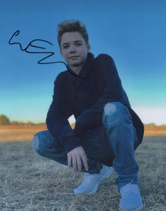 Connor Finnerty autograph