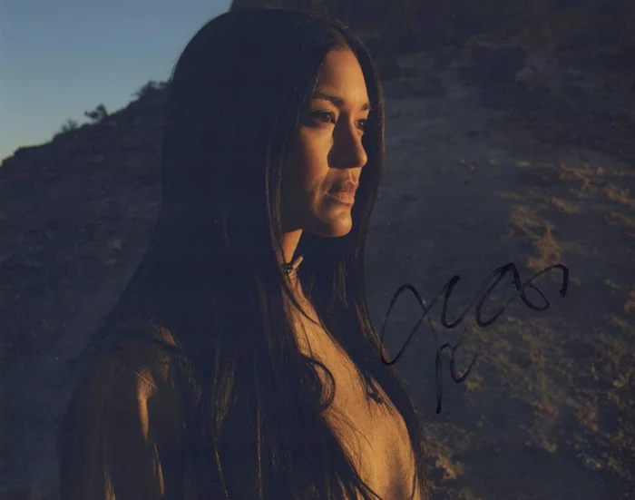 Julia Jones autograph