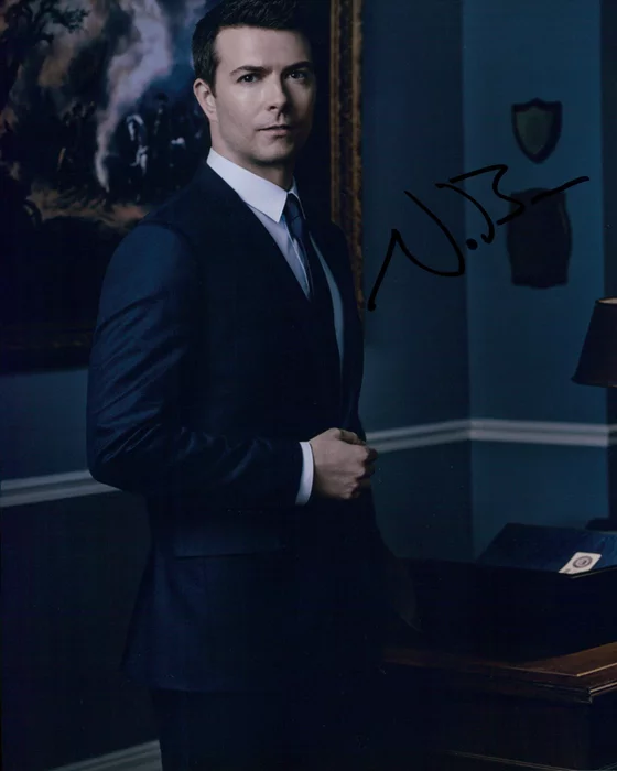 Noah Bean autograph