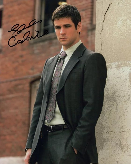Eddie Cahill autograph