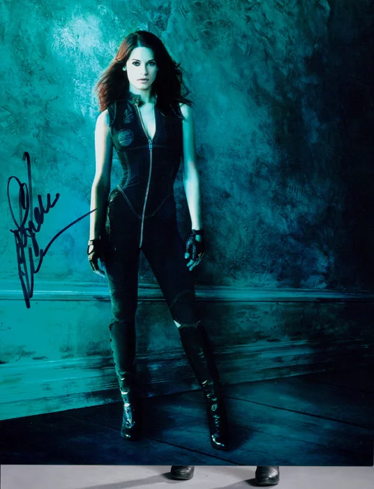Lyndsy Fonseca autograph