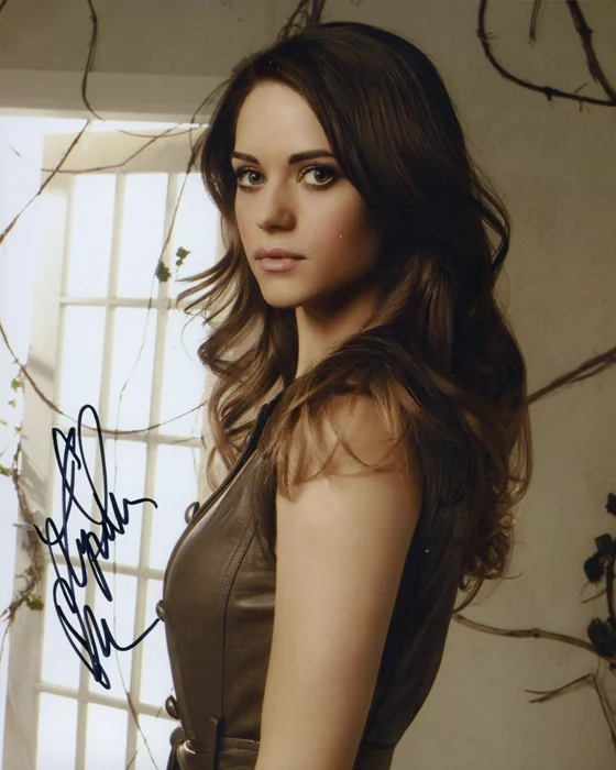 Lyndsy Fonseca autograph