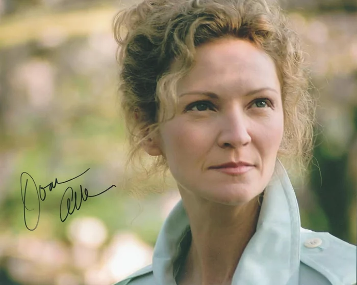Joan Allen autograph
