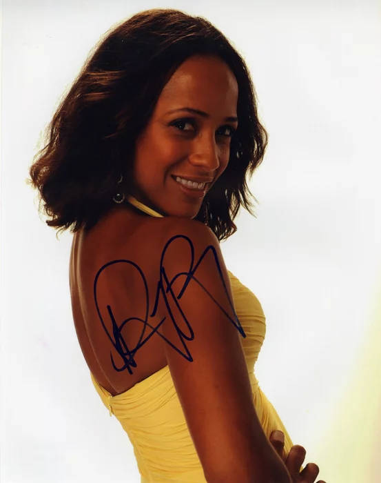 Dania Ramirez autograph