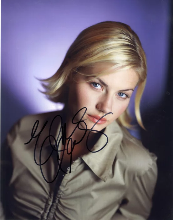 Elisha Cuthbert autograph