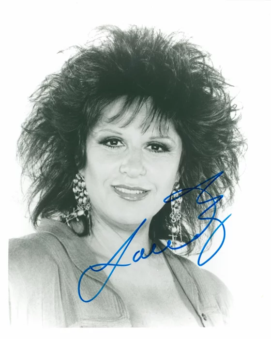Lainie Kazan autograph