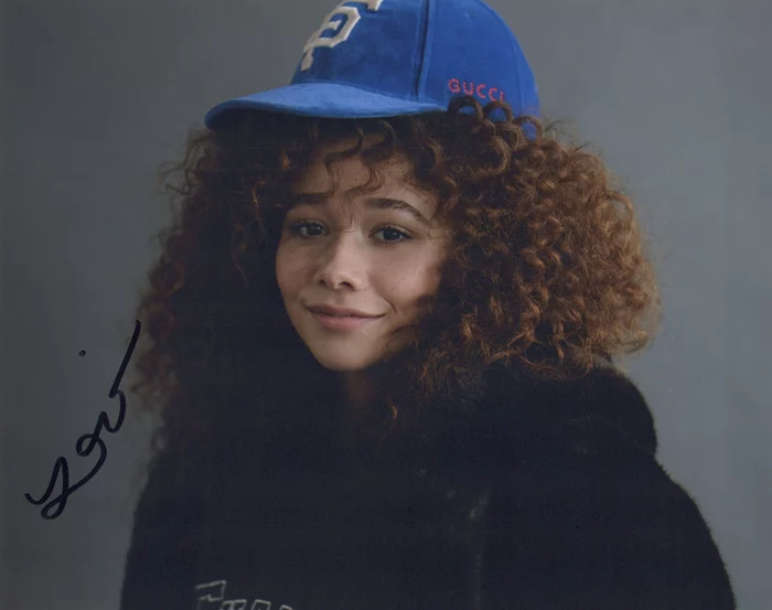 Talia Jackson autograph