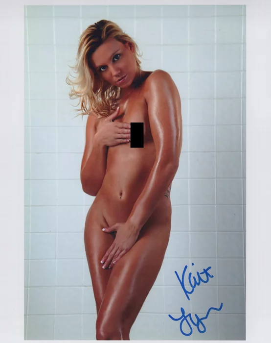 Kait Lynn autograph