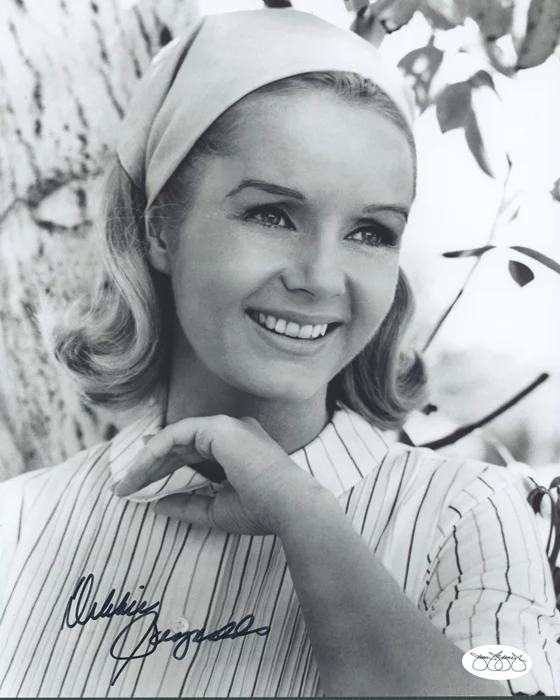 Debbie Reynolds autograph