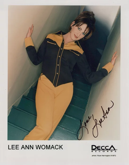 Lee Ann Womack autograph