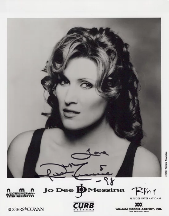 JoDee Messina autograph