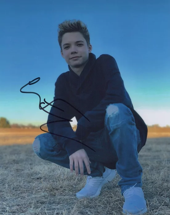 Connor Finnerty autograph