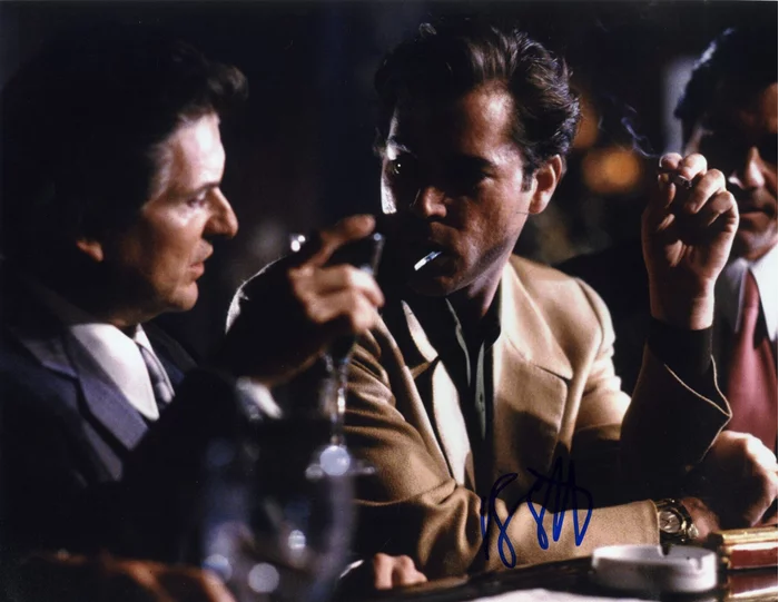 Ray Liotta autograph