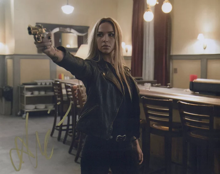 Arielle Kebbel autograph