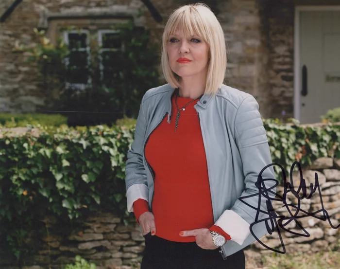 Ashley Jensen autograph