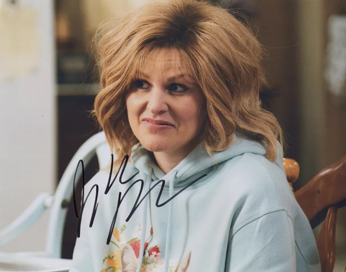 Jennifer Robertson autograph