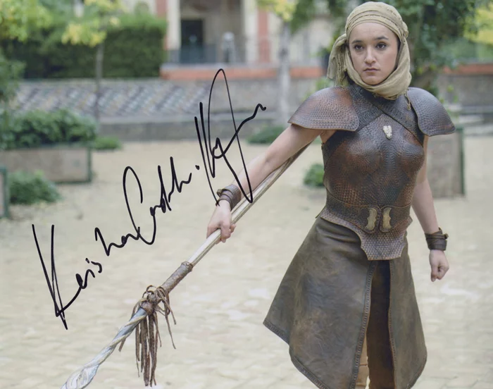 Keisha Castle-Hughes autograph