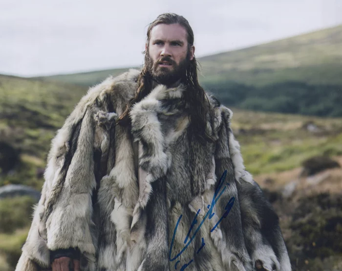 Clive Standen autograph