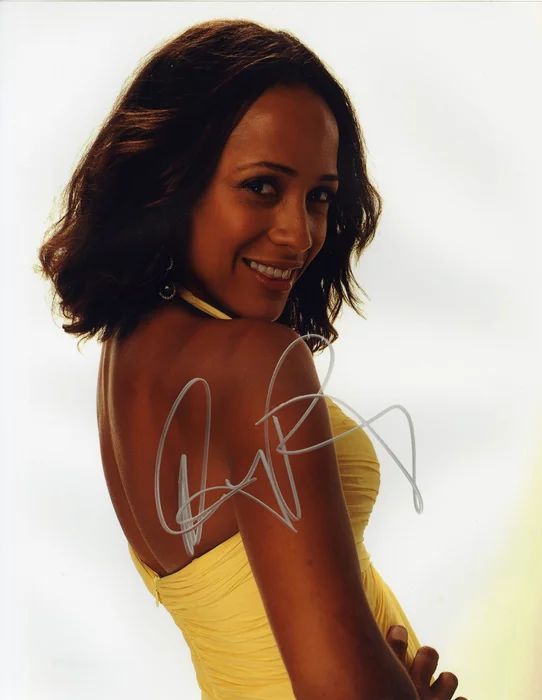 Dania Ramirez autograph
