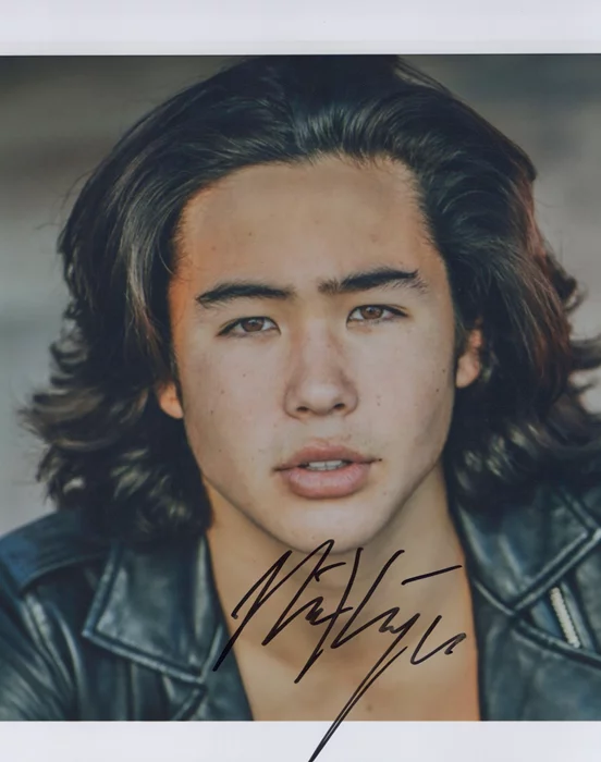Nico Hiraga autograph