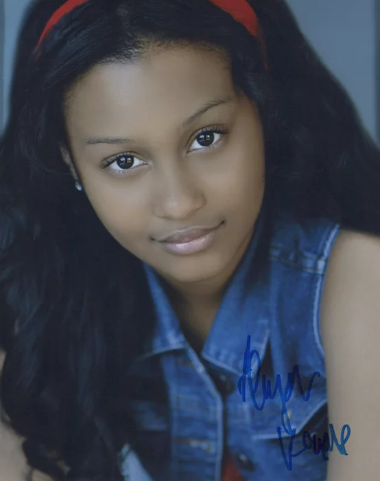 Aliyah Royale autograph