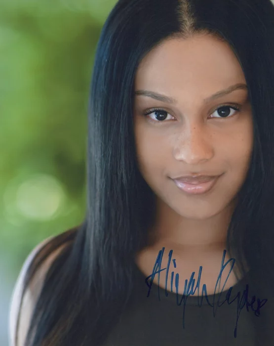 Aliyah Royale autograph