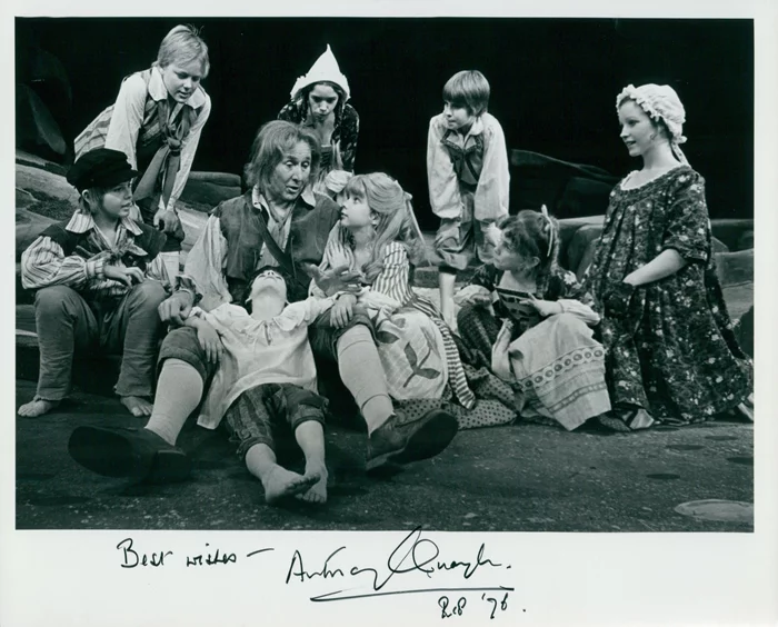 Anthony Quayle autograph