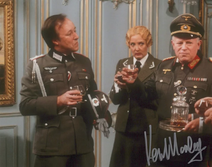 Ken Morley autograph
