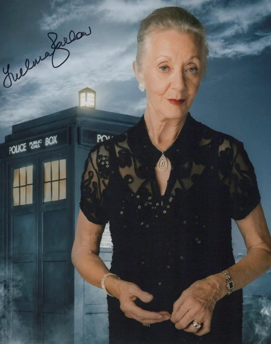 Thelma Barlow autograph