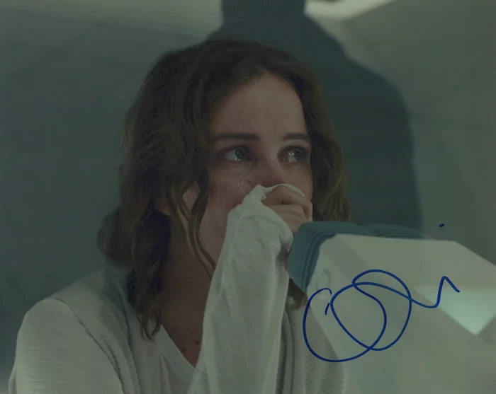 Carla Juri autograph