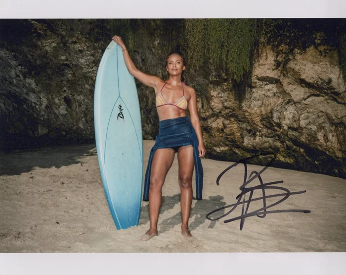 Lesley-Ann Brandt autograph
