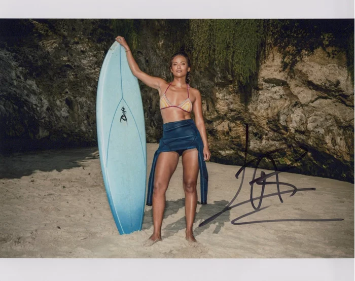 Lesley-Ann Brandt autograph