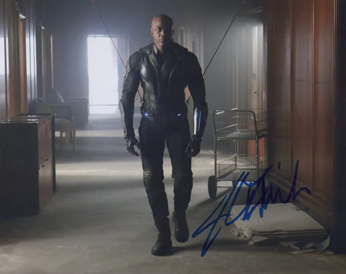 J. August Richards autograph