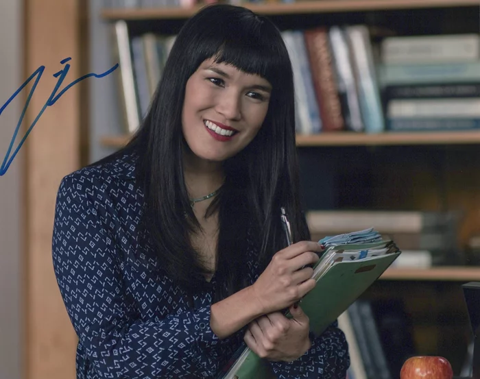 Zoe Chao autograph