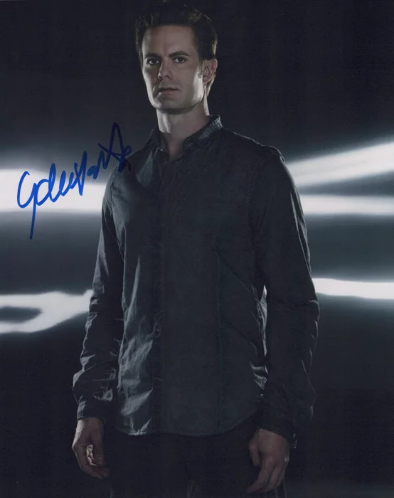 Garret Dillahunt autograph