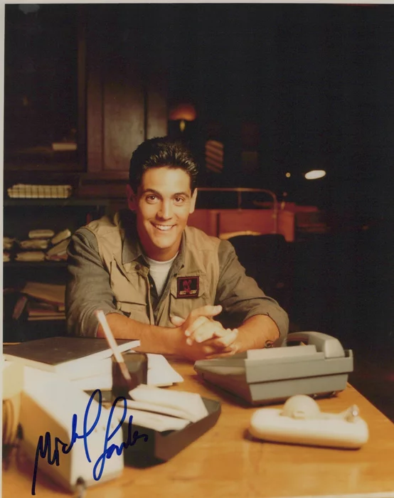Michael Landes autograph