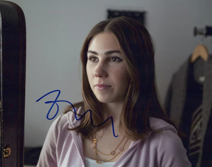 Zosia Mamet autograph
