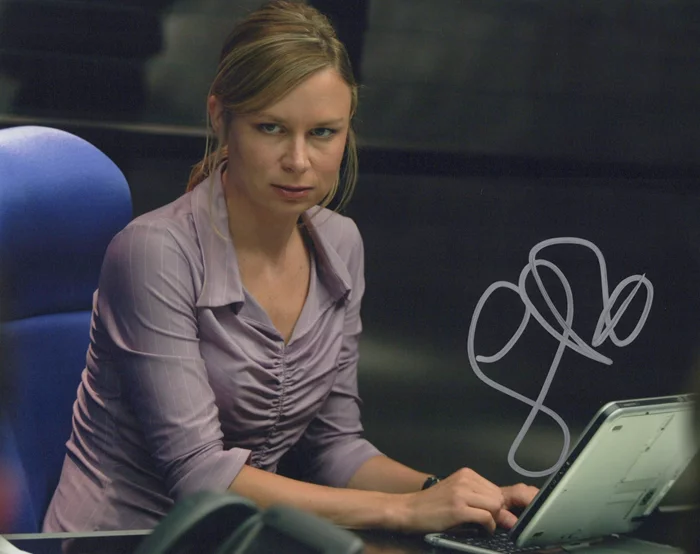 Mary Lynn Rajskub autograph