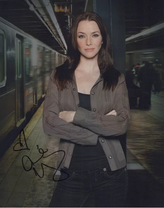 Annie Wersching autograph