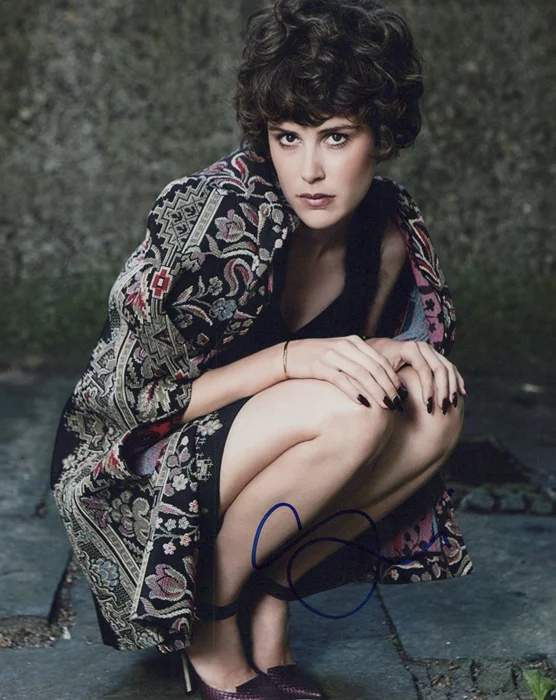 Carla Juri autograph