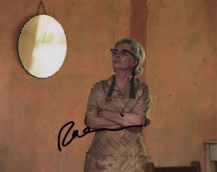 Robyn Nevin autograph